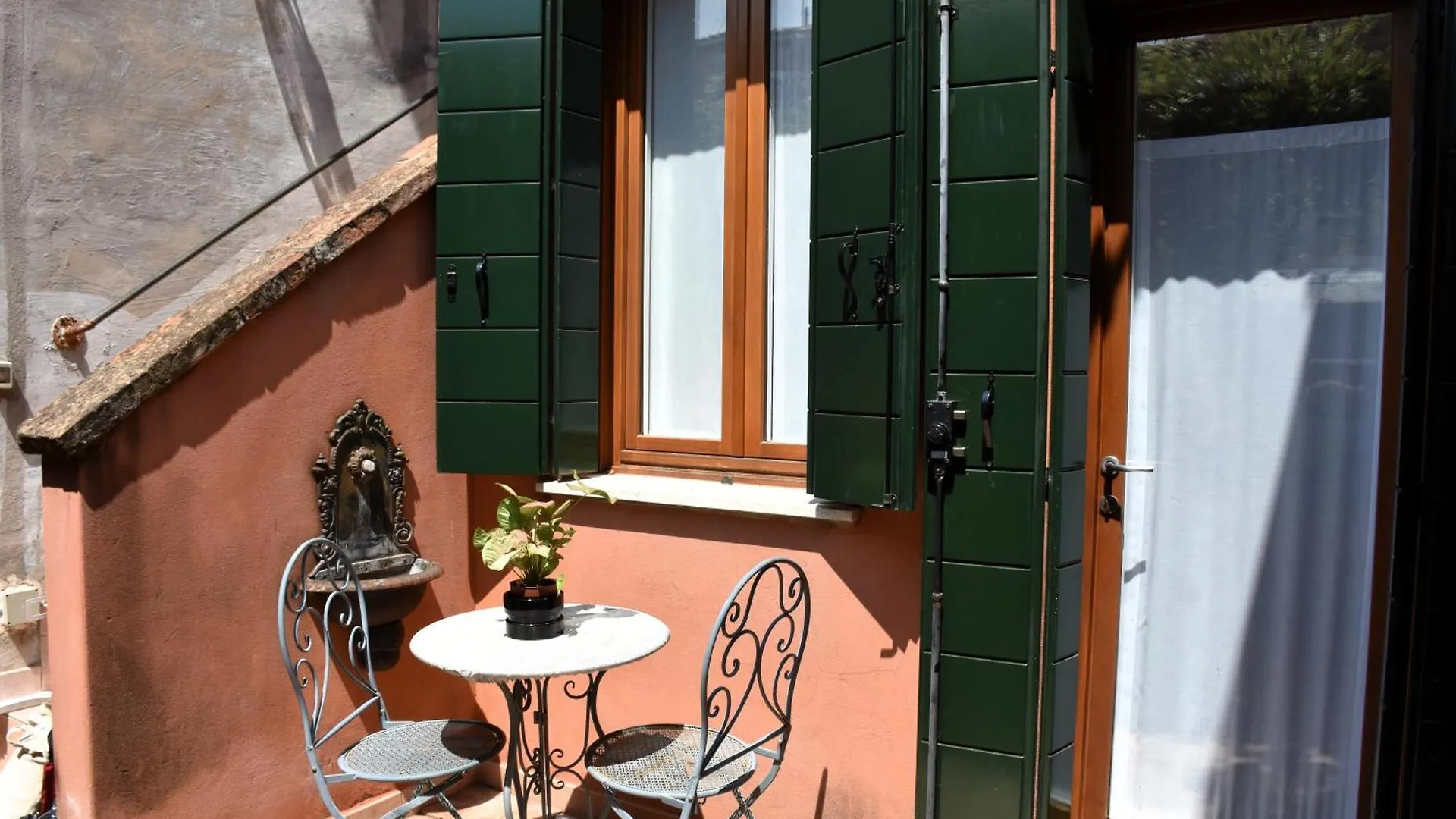 Maison De Minou - Pied-A-Terre Venedig Apartment